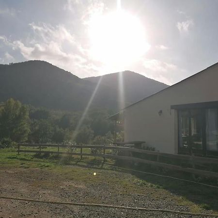Bright Loft With Mountain And Nature View 수그레인느 외부 사진
