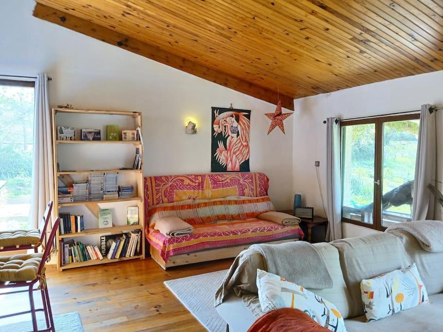 Bright Loft With Mountain And Nature View 수그레인느 외부 사진
