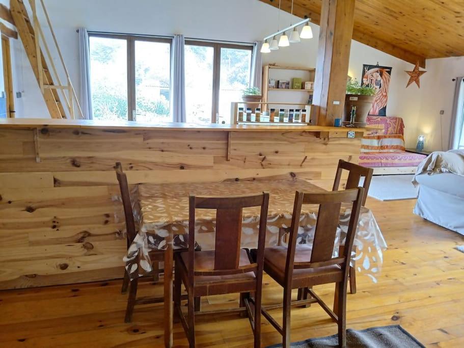 Bright Loft With Mountain And Nature View 수그레인느 외부 사진